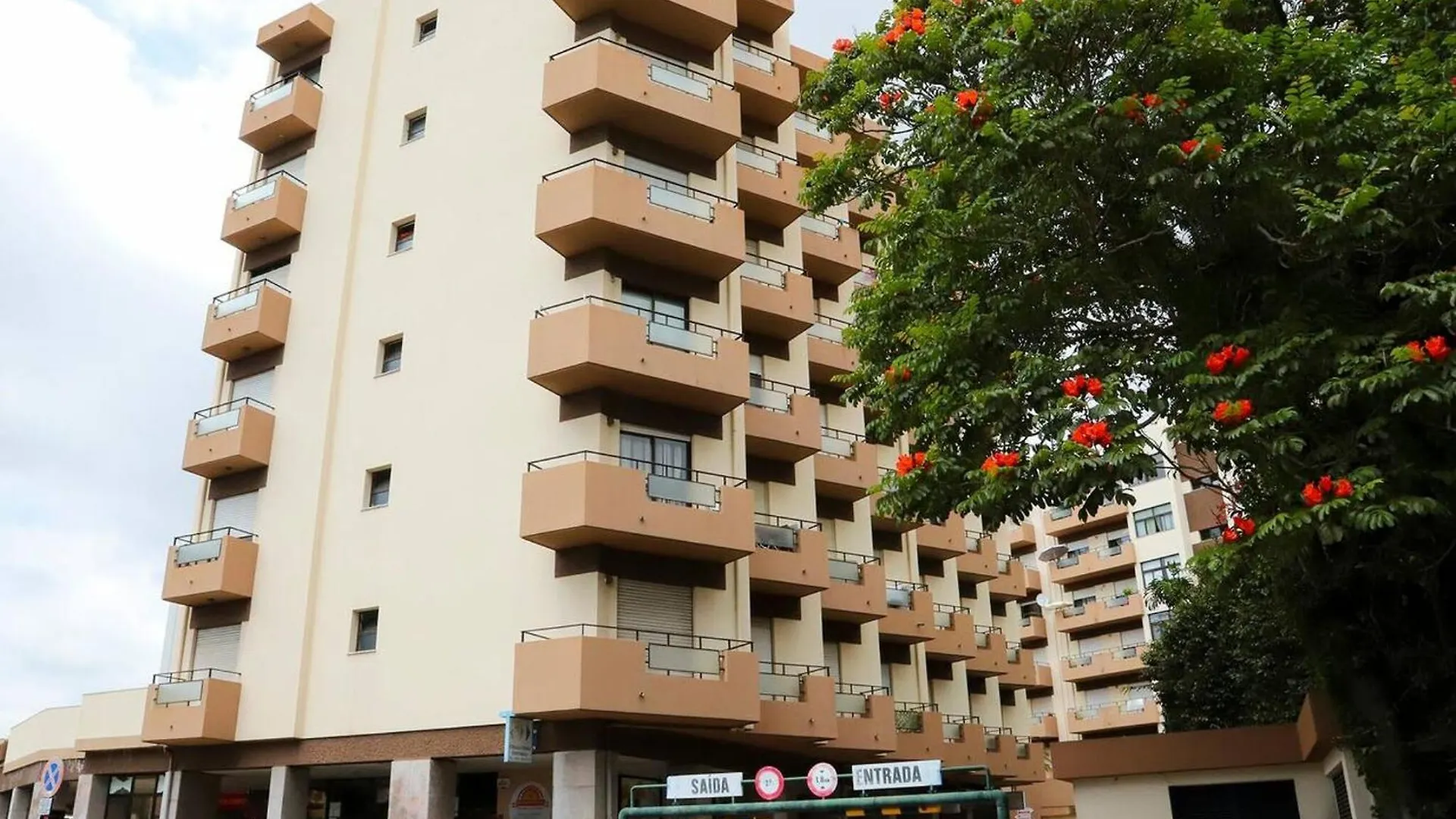 Comfortable Apartment In Funchal 95 Sqm Includes Parking 0*, Funchal (Madeira) Portugal