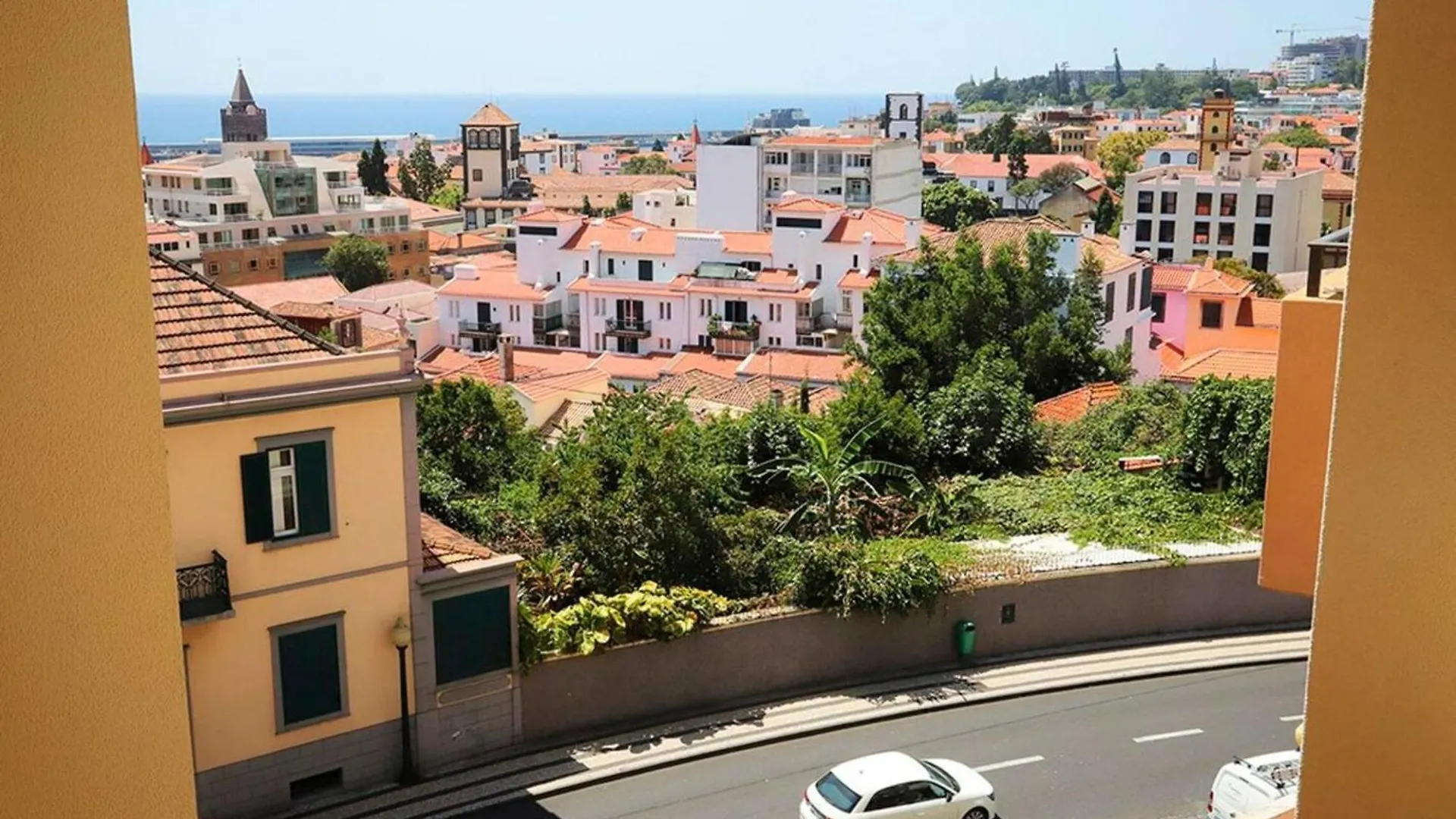 Comfortable Apartment In Funchal 95 Sqm Includes Parking