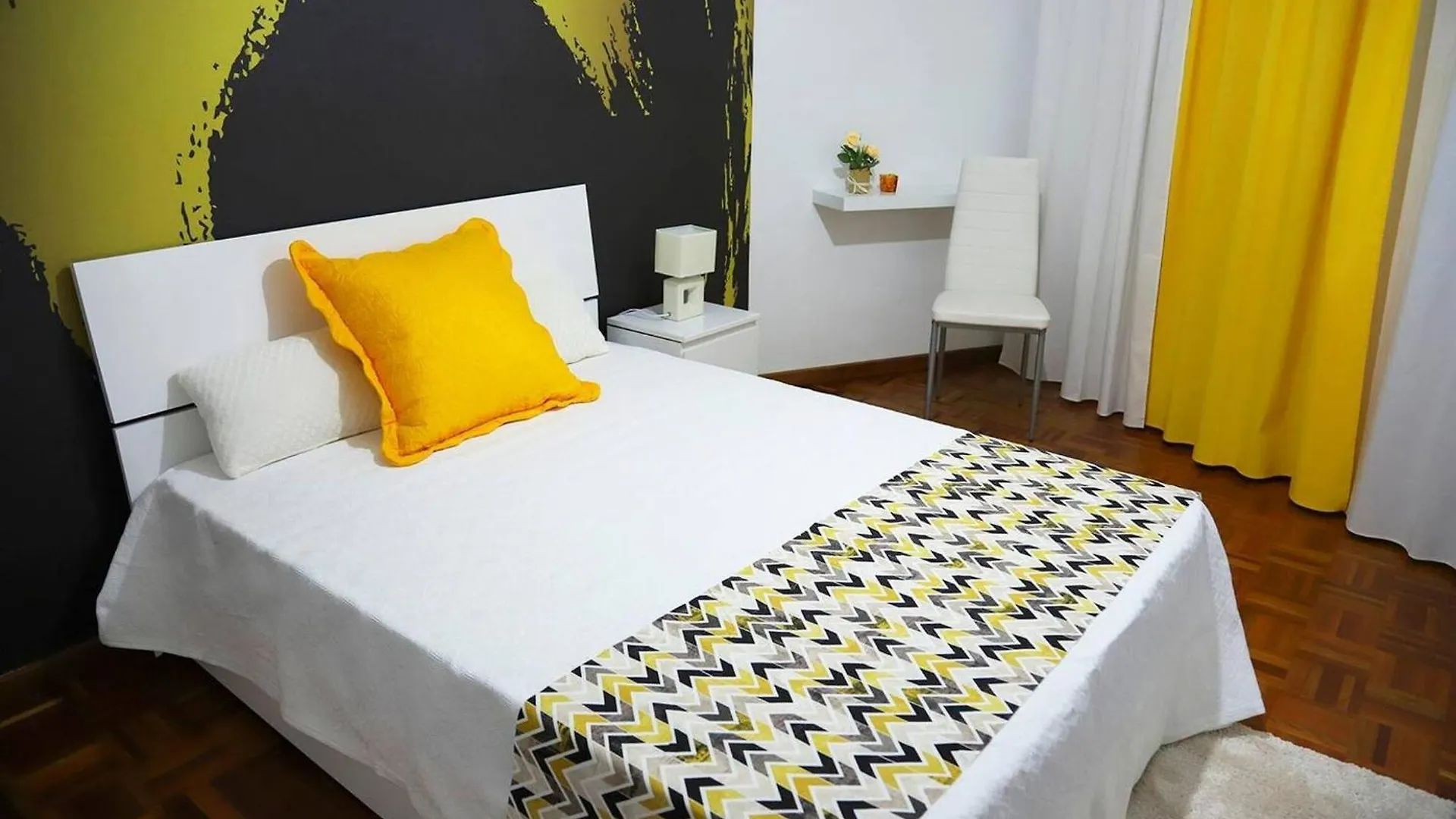 Comfortable Apartment In Funchal 95 Sqm Includes Parking פונשל